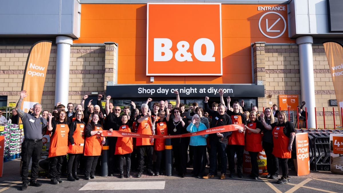 b&q altrincham
